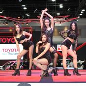 ย้อนรอยความฮอตปรอทแตกของสาวๆ ในงาน Auto Salon การันตีปีนี้จัดเต็มเช่นเดิม!