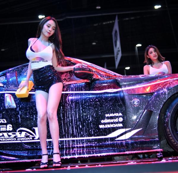 ฮอตน้ำกระเซ็น! Auto Salon 2019 กับสาวสุดแจ่มในเรือนร่างอันเปียกปอน
