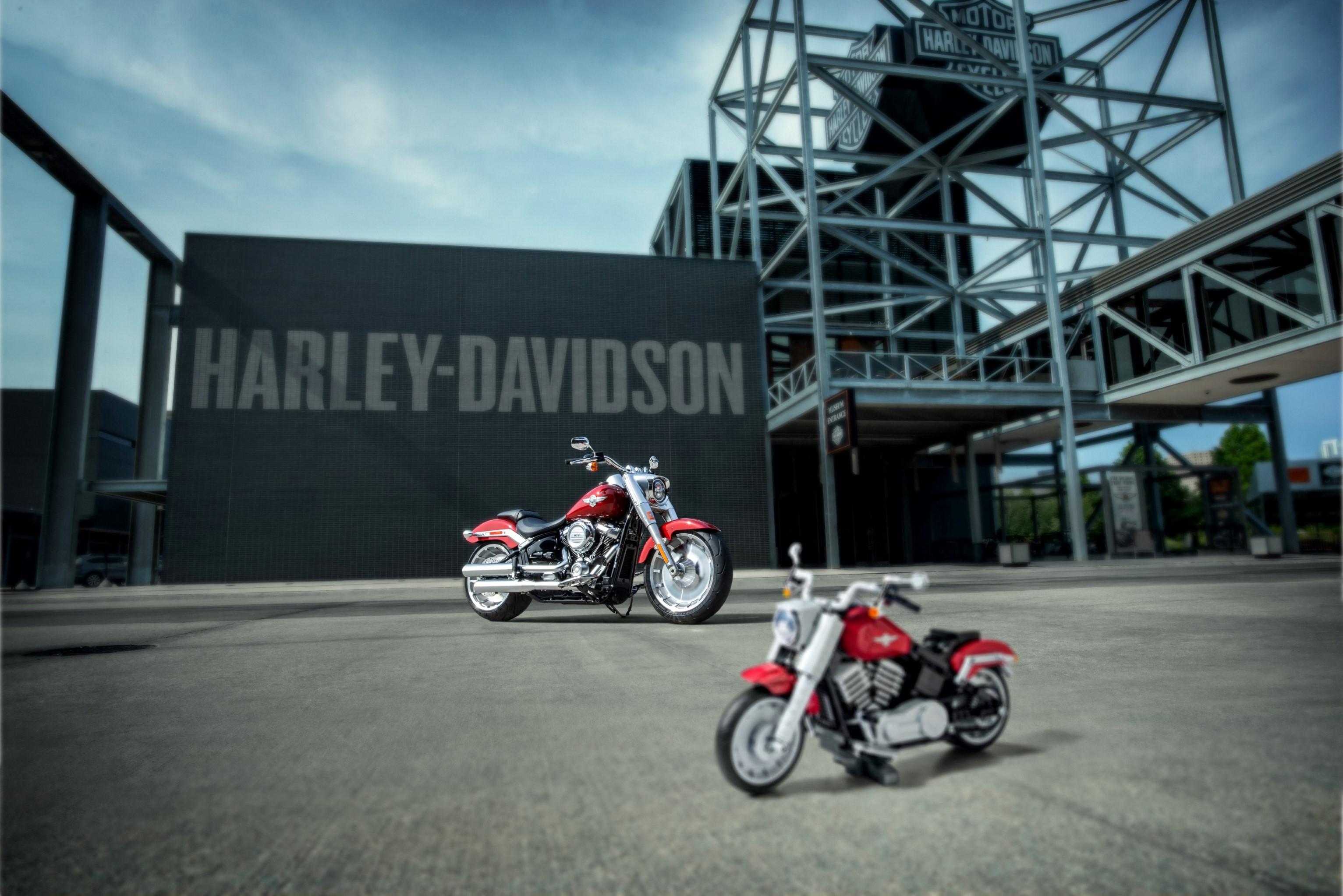 Harley-Davidson® จับมือ LEGO เปิดตัวคอลเลกชั่น Fat Boy™ โมเดลสุดเท่ที่ควรครอบครอง
