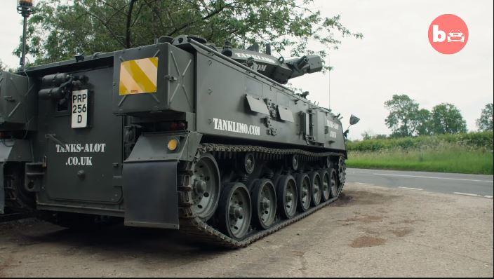 Tank Limo รถถังลิมูซีนที่คุณเช่าไปปาร์ตี้ได้!