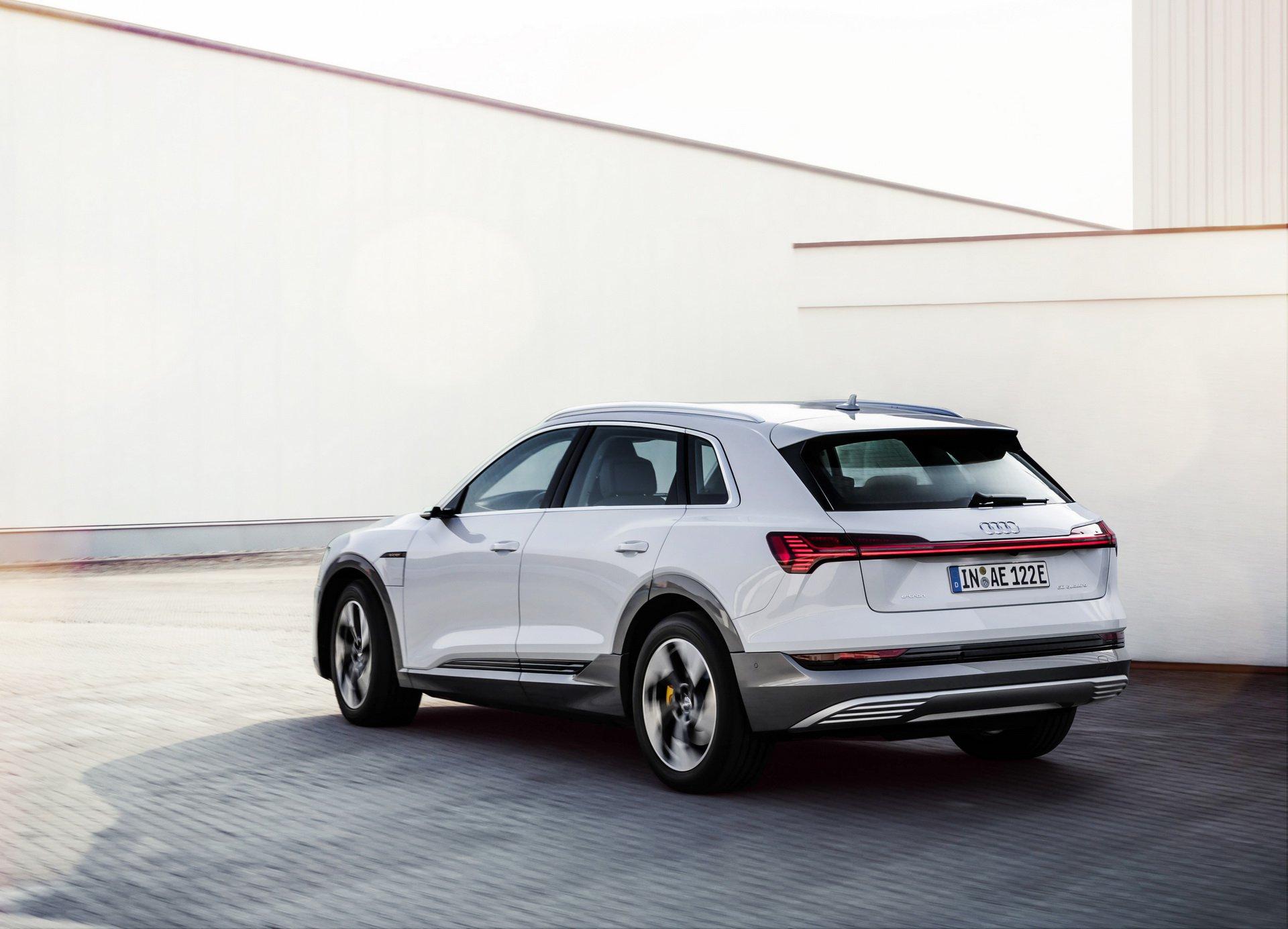 Audi E-Tron 50 รถไฟฟ้าอเนกประสงค์แบตเตอรี่เล็ก ราคายังไม่เผย แต่ถูกลงแน่!