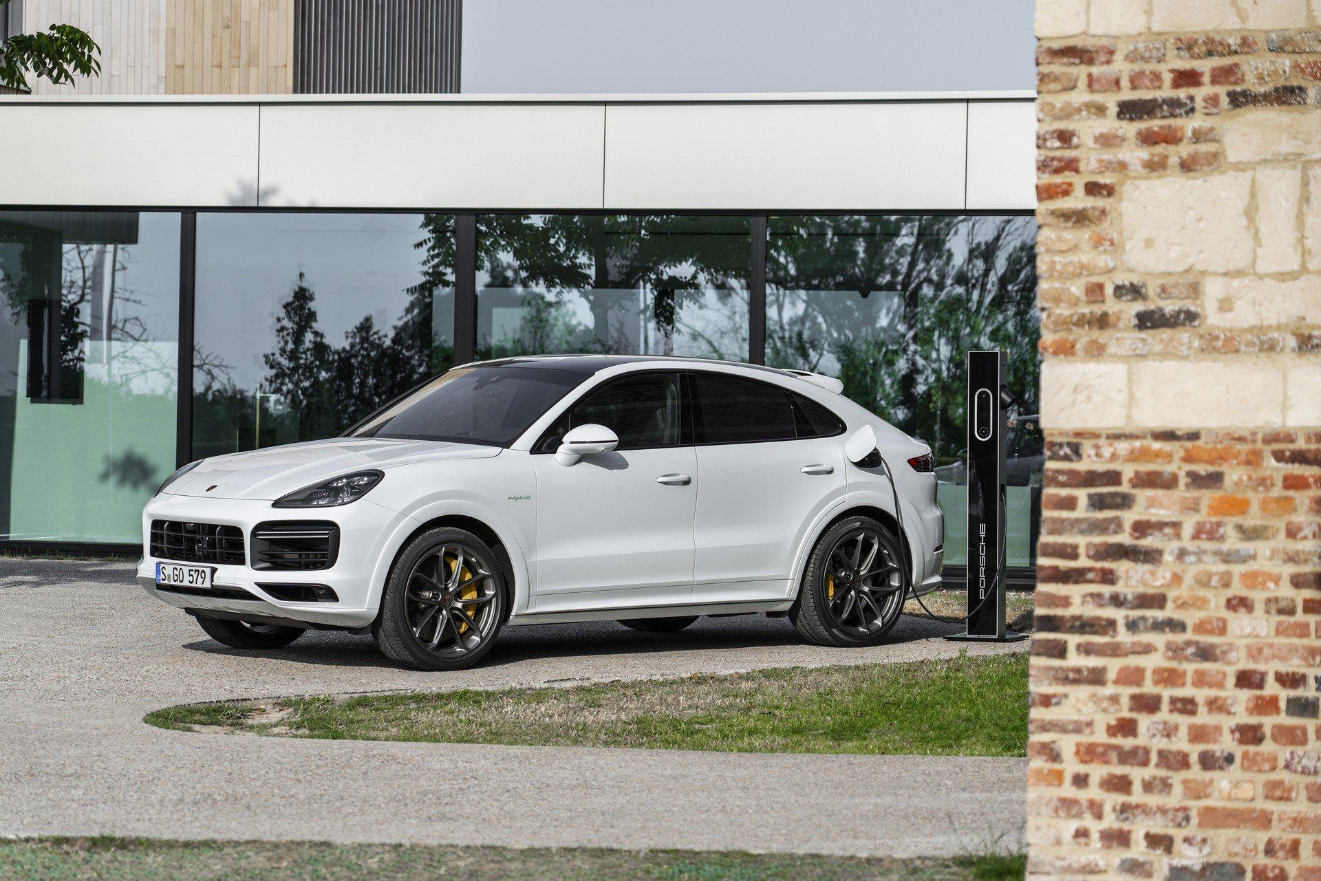 Porsche Cayenne Turbo S E-Hybrid อเนกประสงค์สุดแรง ราคาเริ่มเกือบ 5 ล้านที่อเมริกา