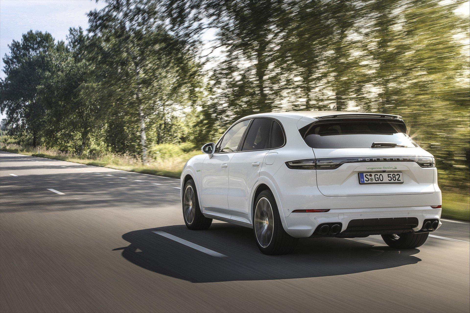 Porsche Cayenne Turbo S E-Hybrid อเนกประสงค์สุดแรง ราคาเริ่มเกือบ 5 ล้านที่อเมริกา