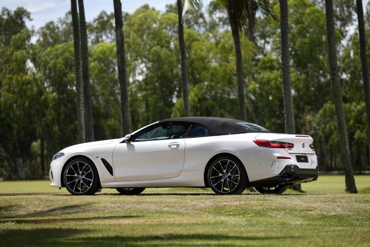 BMW M850i xDrive Convertible เปิดประทุนหรูอัดแน่นความสปอร์ตในราคากว่า 13 ล้าน