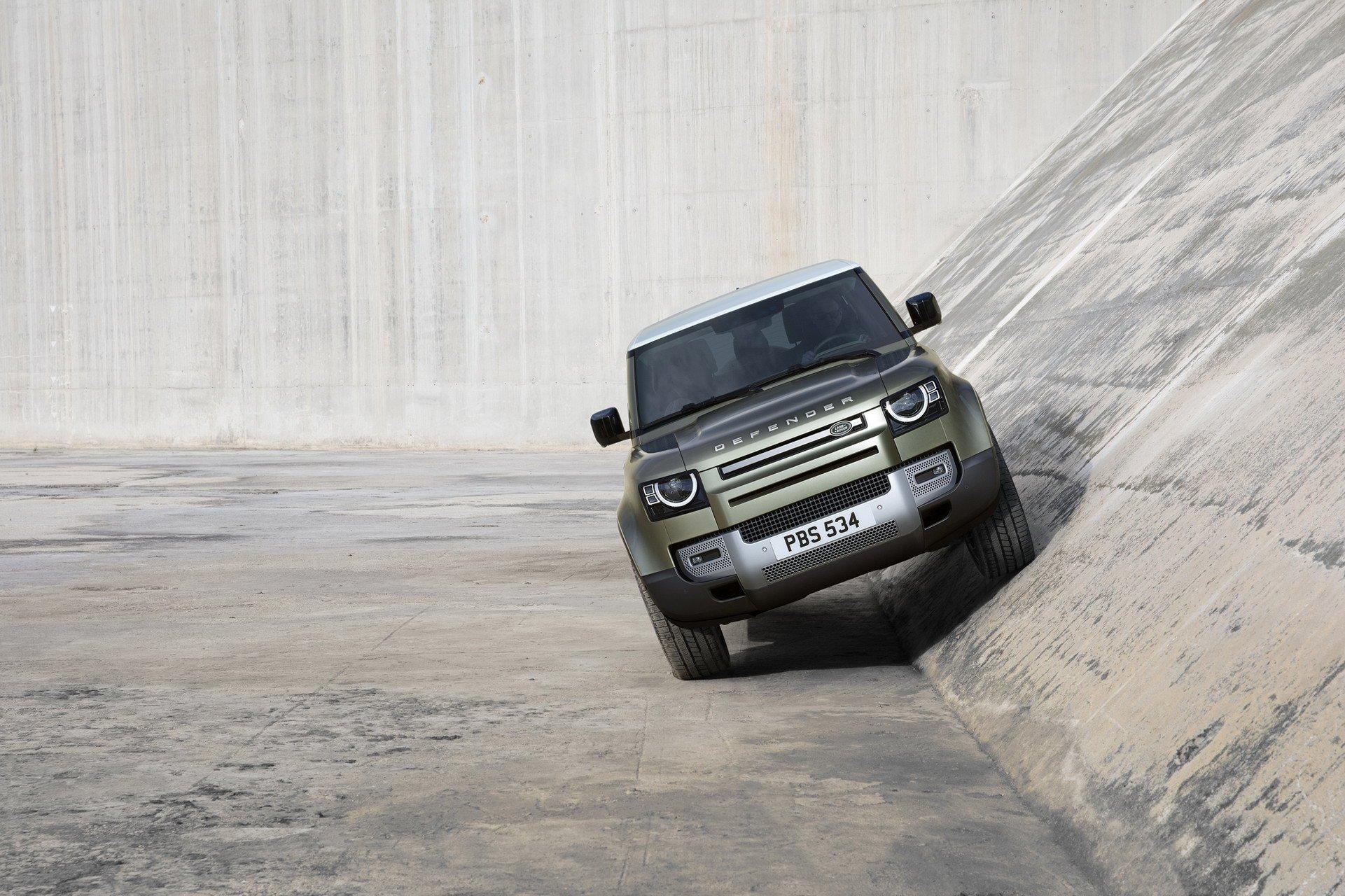 All-new Land Rover Defender 2020 เมื่อออฟโรดในตำนานฟื้นคืนชีพ!