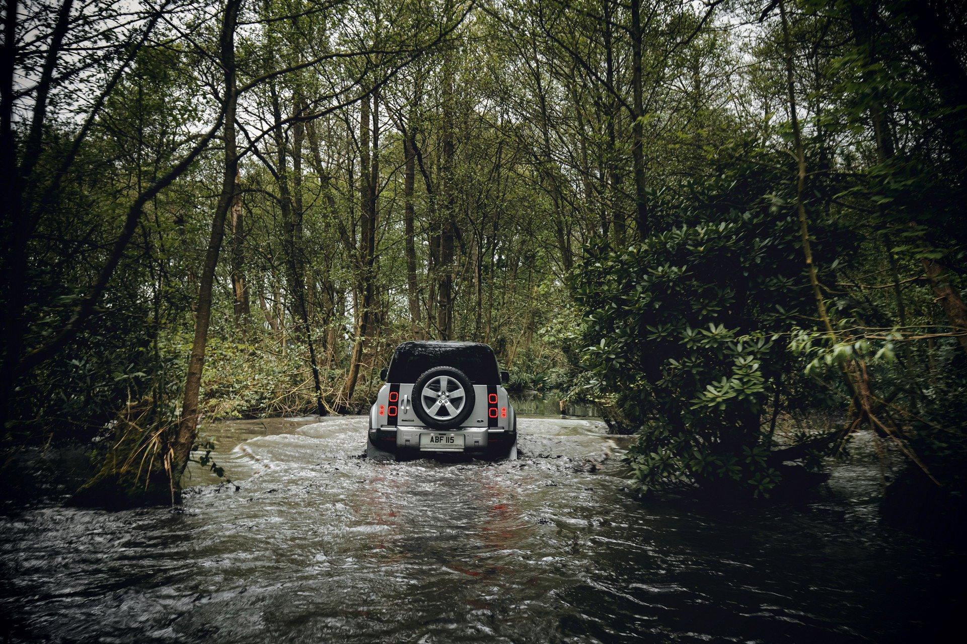 All-new Land Rover Defender 2020 เมื่อออฟโรดในตำนานฟื้นคืนชีพ!