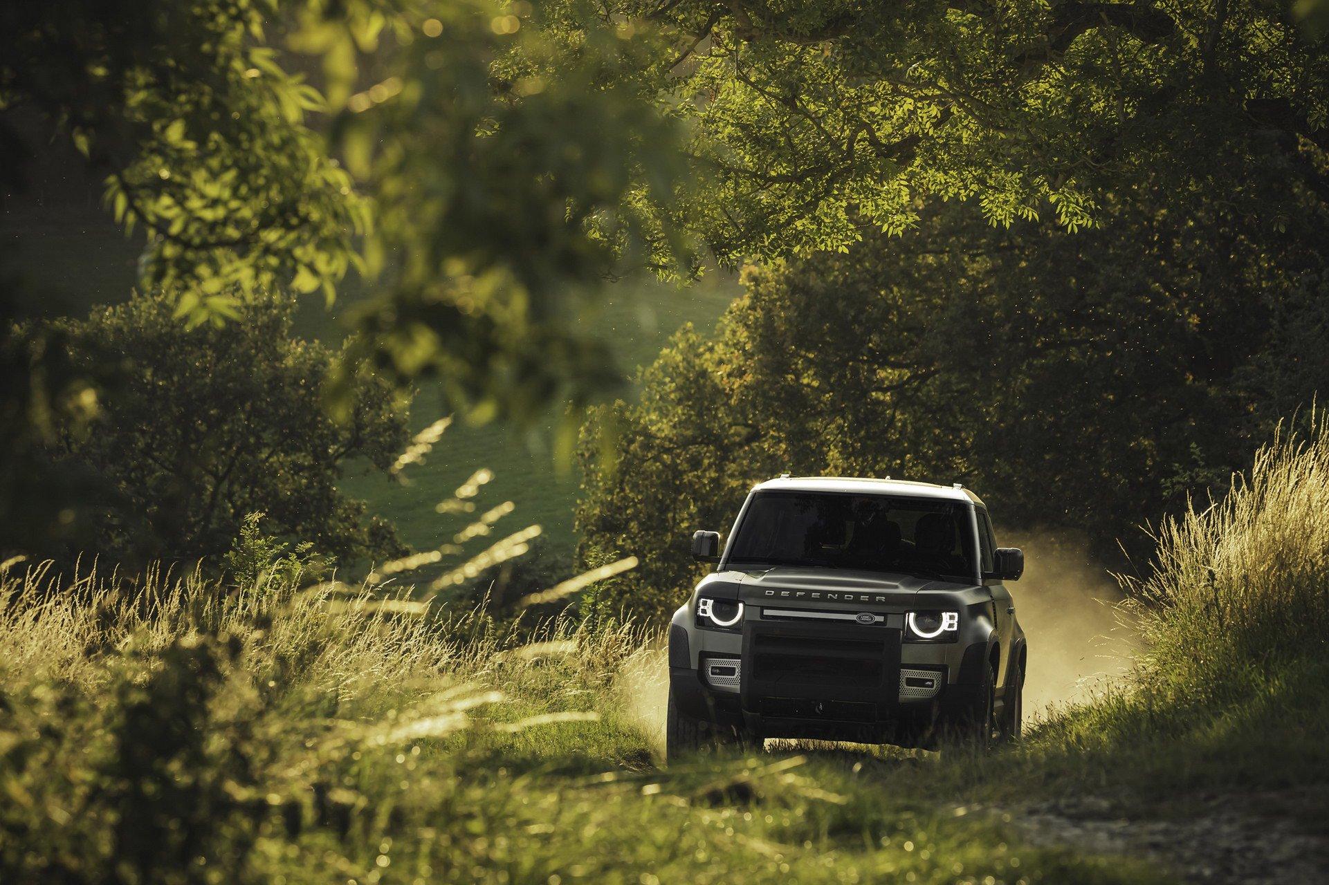 All-new Land Rover Defender 2020 เมื่อออฟโรดในตำนานฟื้นคืนชีพ!