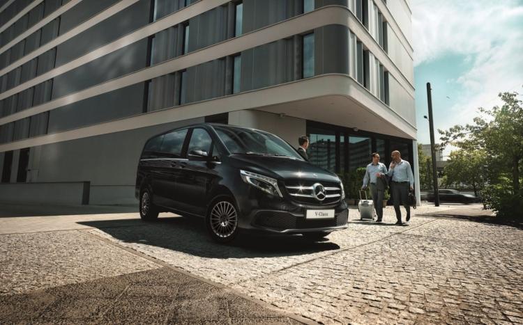 Mercedes-Benz V-Class อเนกประสงค์หรูหราที่มาพร้อมราคาเริ่มต้น 3.99 ล้าน