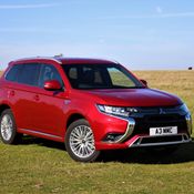 Mitsubishi Outlander PHEV รุ่นปรับปรุงใหม่เผยโฉมที่อังกฤษ ราคาเริ่มต้นราว 1.34 ล้าน