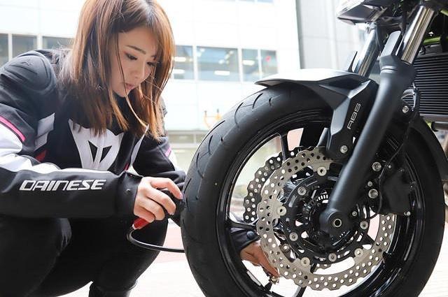 รู้จัก Natsumi Hirajima กราเวียร์ไอดอลหุ่นเร้าใจ และชีวิตบนบิ๊กไบค์ที่ไม่ได้มาเล่นๆ