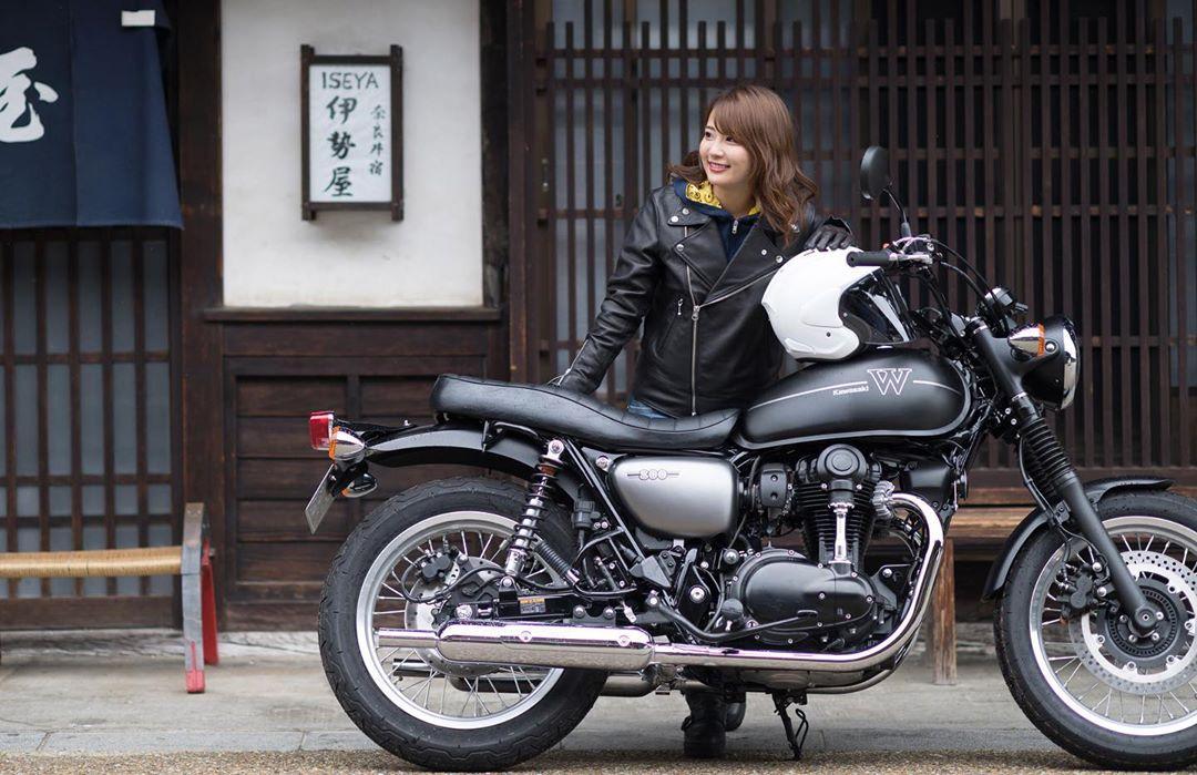 รู้จัก Natsumi Hirajima กราเวียร์ไอดอลหุ่นเร้าใจ และชีวิตบนบิ๊กไบค์ที่ไม่ได้มาเล่นๆ