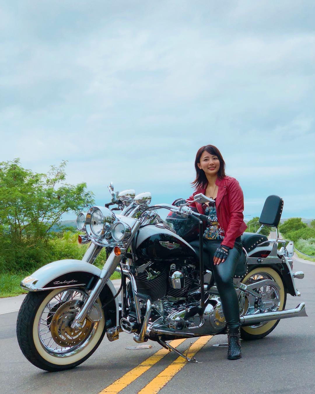 รู้จัก Natsumi Hirajima กราเวียร์ไอดอลหุ่นเร้าใจ และชีวิตบนบิ๊กไบค์ที่ไม่ได้มาเล่นๆ