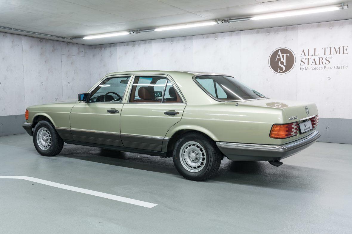 ส่อง Mercedes-Benz 280 SE แม้จะผ่านมา 40 ปี แต่คันนี้สภาพพร้อมใช้!