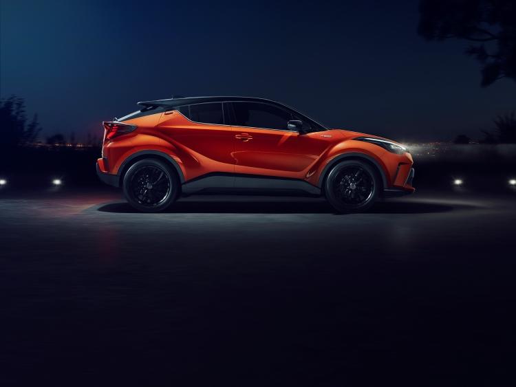 Toyota C-HR Minorchange สะดวกสบายเช่นเดิม เพิ่มเติมคือขุมพลังไฮบริด 2.0 ลิตร