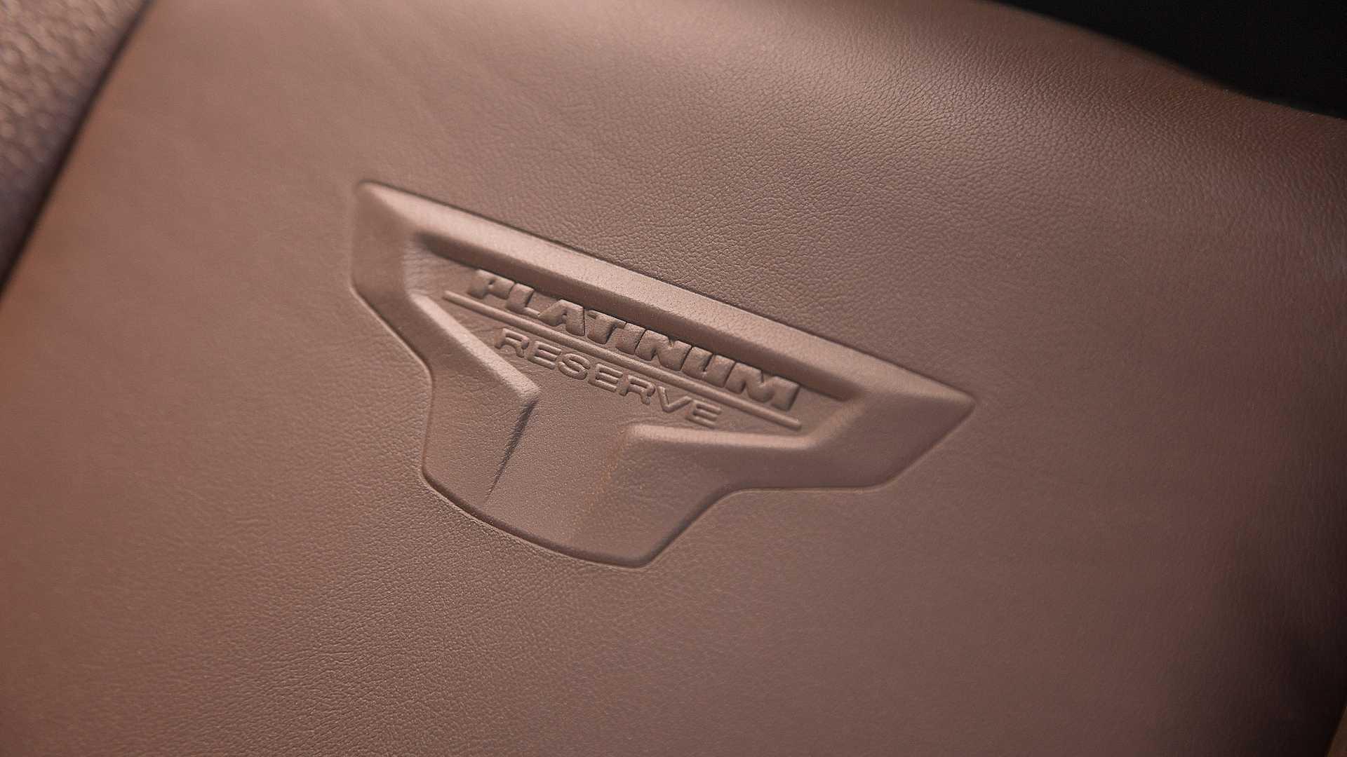 Nissan Titan 2020 กระบะสุดแกร่งพร้อมลุยออฟโรด เปลี่ยนโฉมแทบยกคัน!