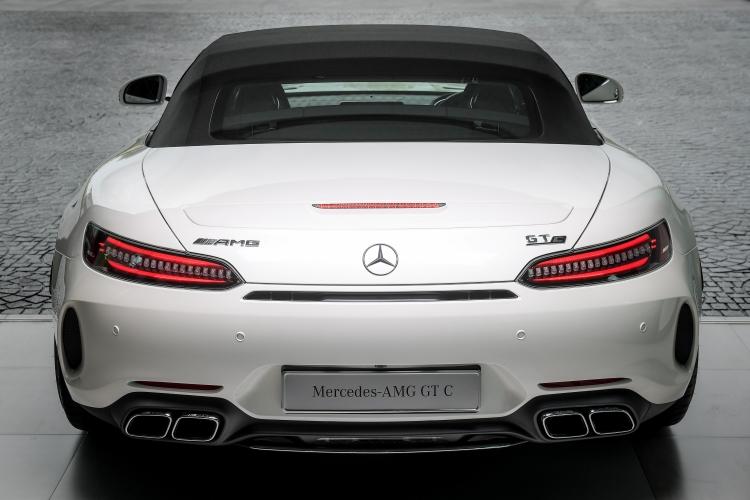 Mercedes-AMG GT C Roadster โฉมใหม่ ความหรูหราที่มาพร้อมฟีลในสนามแข่ง!