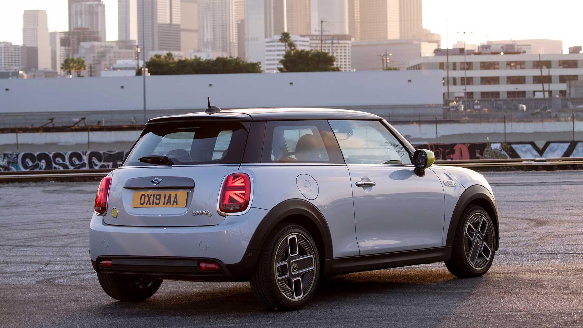 Mini Cooper SE 2020 รถยนต์ไฟฟ้าคันจิ๋วเคาะราคาไม่ถึงล้าน!