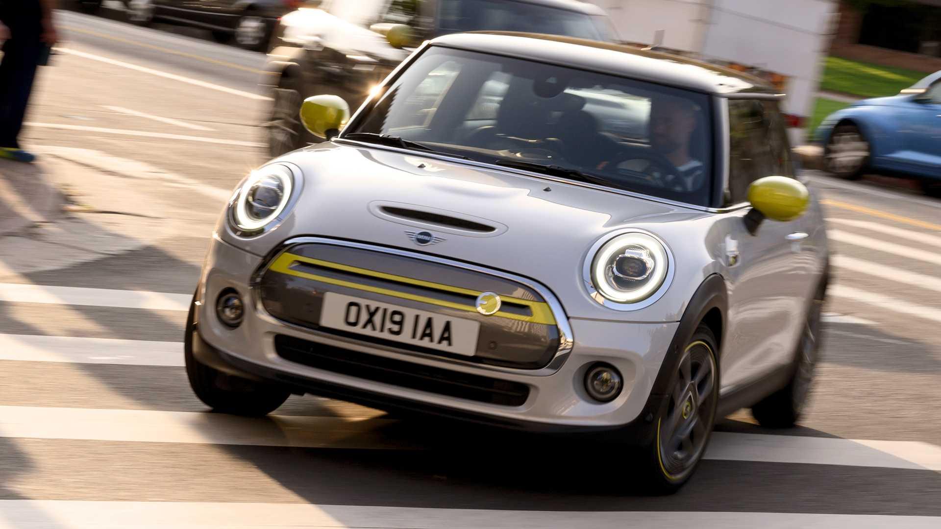 Mini Cooper SE 2020 รถยนต์ไฟฟ้าคันจิ๋วเคาะราคาไม่ถึงล้าน!