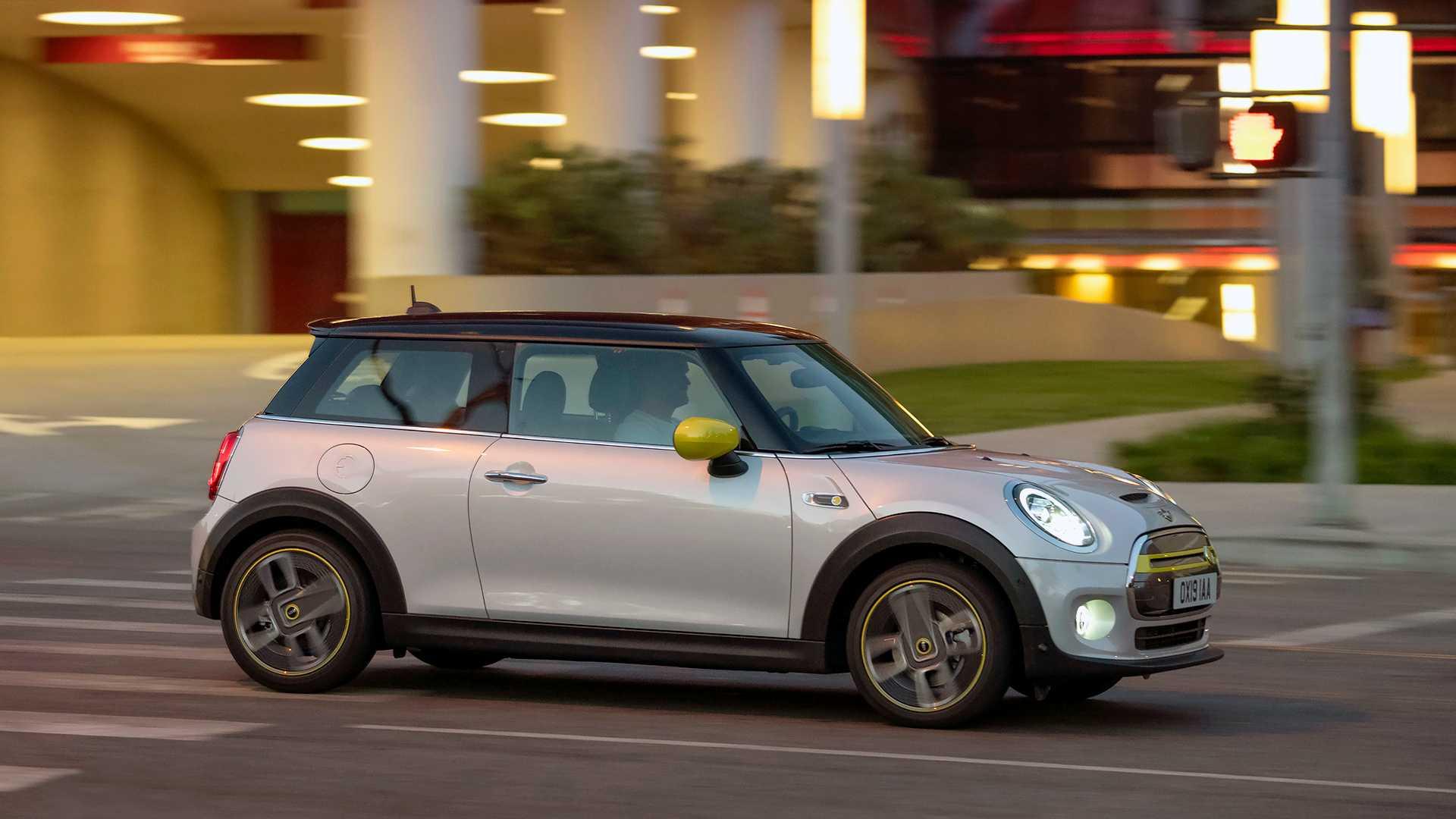 Mini Cooper SE 2020 รถยนต์ไฟฟ้าคันจิ๋วเคาะราคาไม่ถึงล้าน!