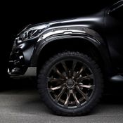 Toyota Hilux Wald Black Bison เมื่อกระบะยอดนิยมค้นพบความโหด