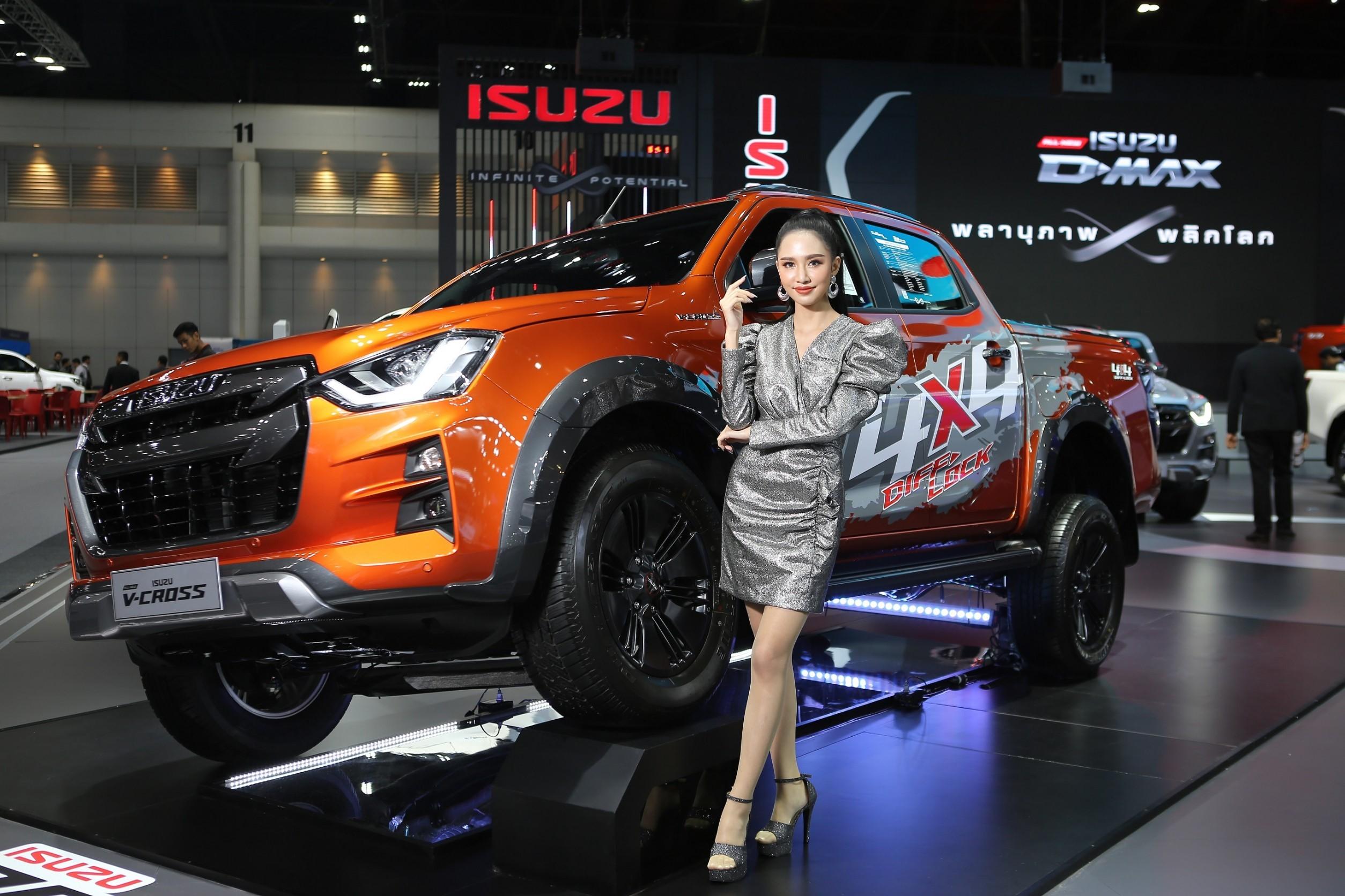 Motor Expo 2019: เตรียมโดนกระชากใจกับ 10 สาว Isuzu Lady 2019