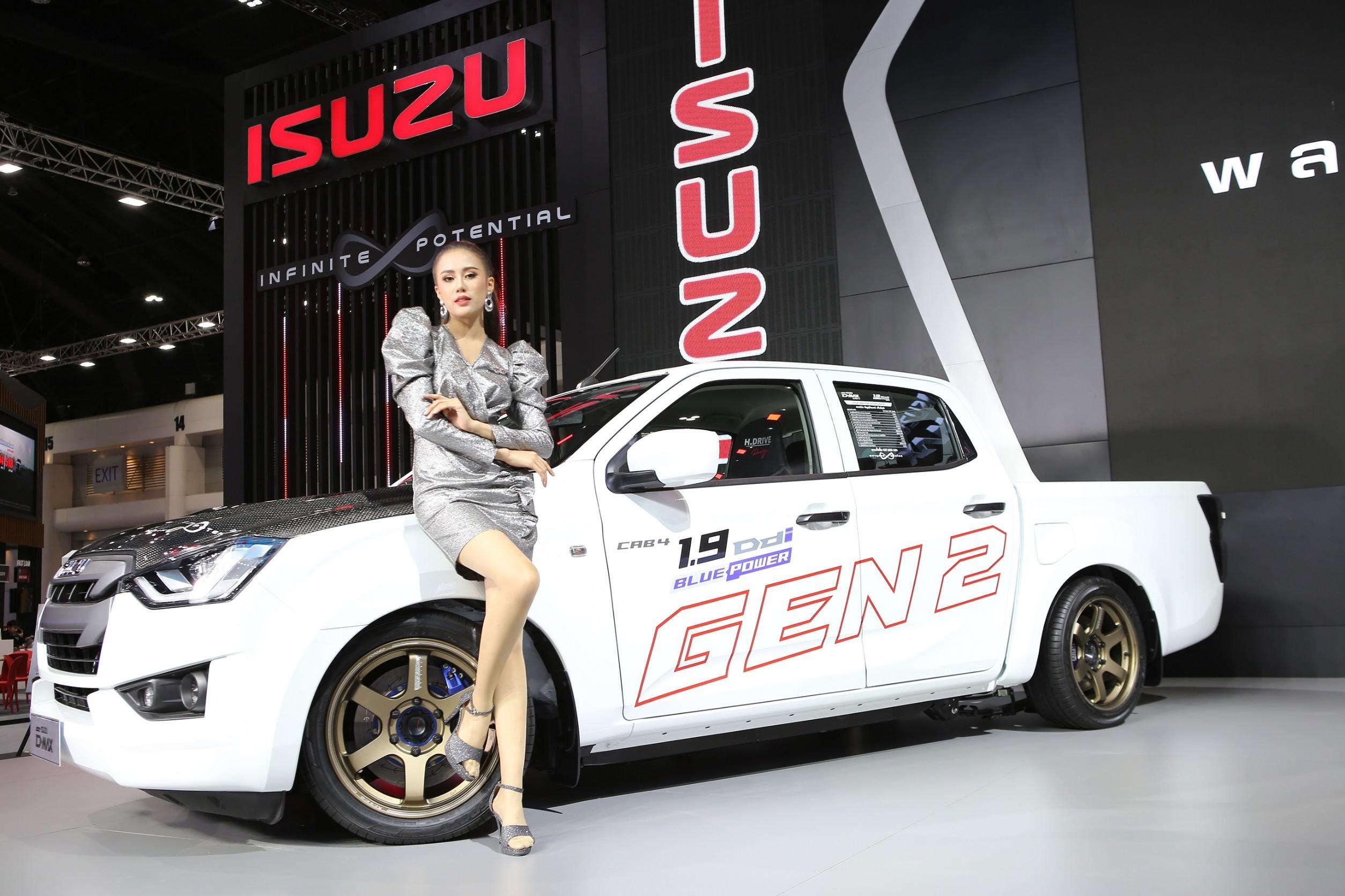 Motor Expo 2019: เตรียมโดนกระชากใจกับ 10 สาว Isuzu Lady 2019