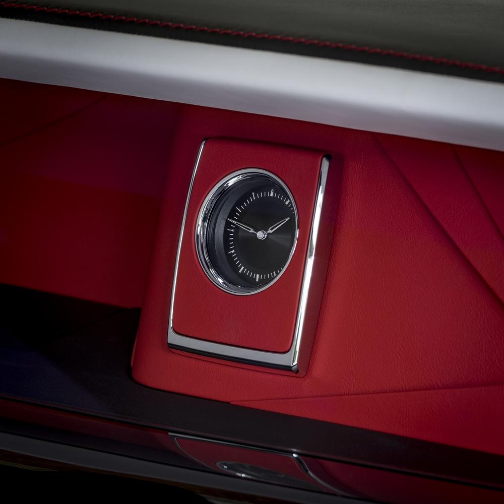 คันเดียวในจักรวาล! Rolls-Royce Red Phantom กับสีแดงพิเศษเพิ่มชิ้นคริสตัล