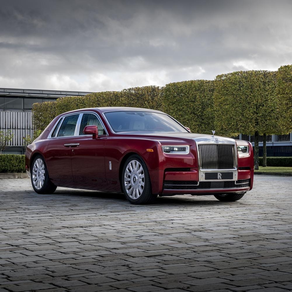 คันเดียวในจักรวาล! Rolls-Royce Red Phantom กับสีแดงพิเศษเพิ่มชิ้นคริสตัล