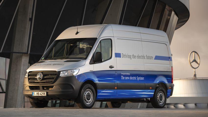 Mercedes-Benz eSprinter รถตู้ไฟฟ้าล้วนที่มาพร้อมพื้นที่บรรทุกของเพียบ!