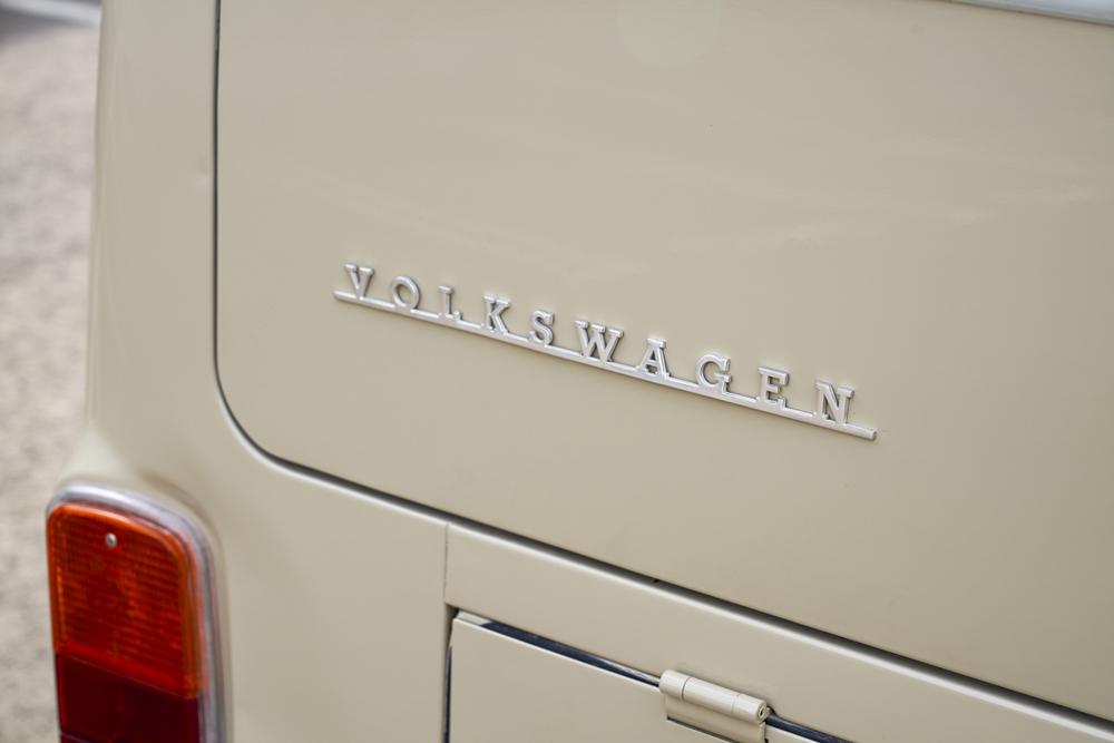 น่าหลงใหล! ตำนานรถตู้ Volkswagen Type 2 Bus ปี 1972 สู่การเป็นรถยนต์ไฟฟ้าล้วน