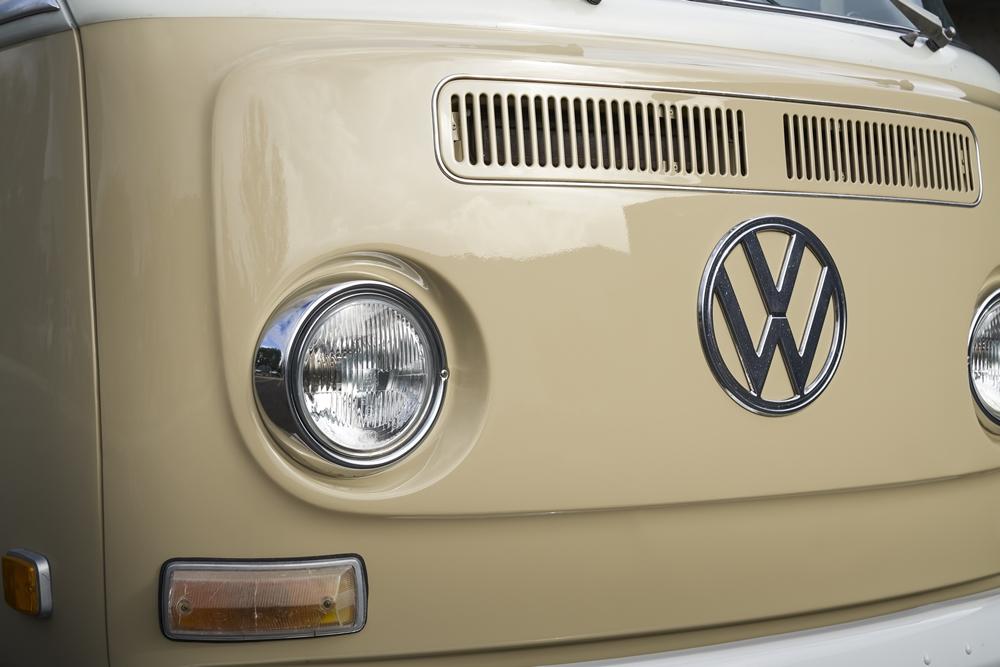 น่าหลงใหล! ตำนานรถตู้ Volkswagen Type 2 Bus ปี 1972 สู่การเป็นรถยนต์ไฟฟ้าล้วน