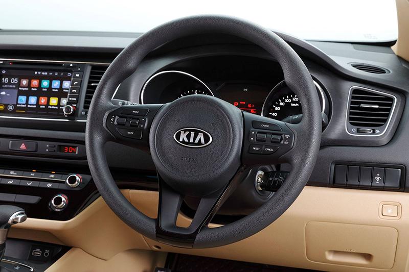 จุใจ 11 ที่นั่ง! KIA New Grand Carnival รุ่น LX ปรับลดราคาที่ 1,397,000 บาท