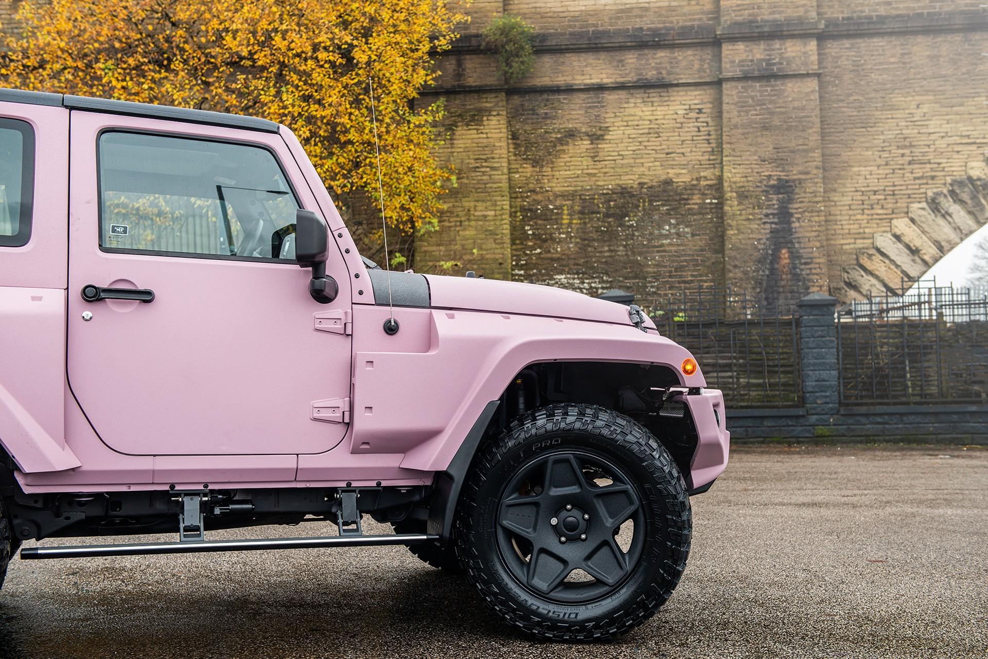 ให้มันเป็นสีชมพู! Pink Jeep Wrangler RHD จากฝีมือการรังสรรค์ของ Kahn Design