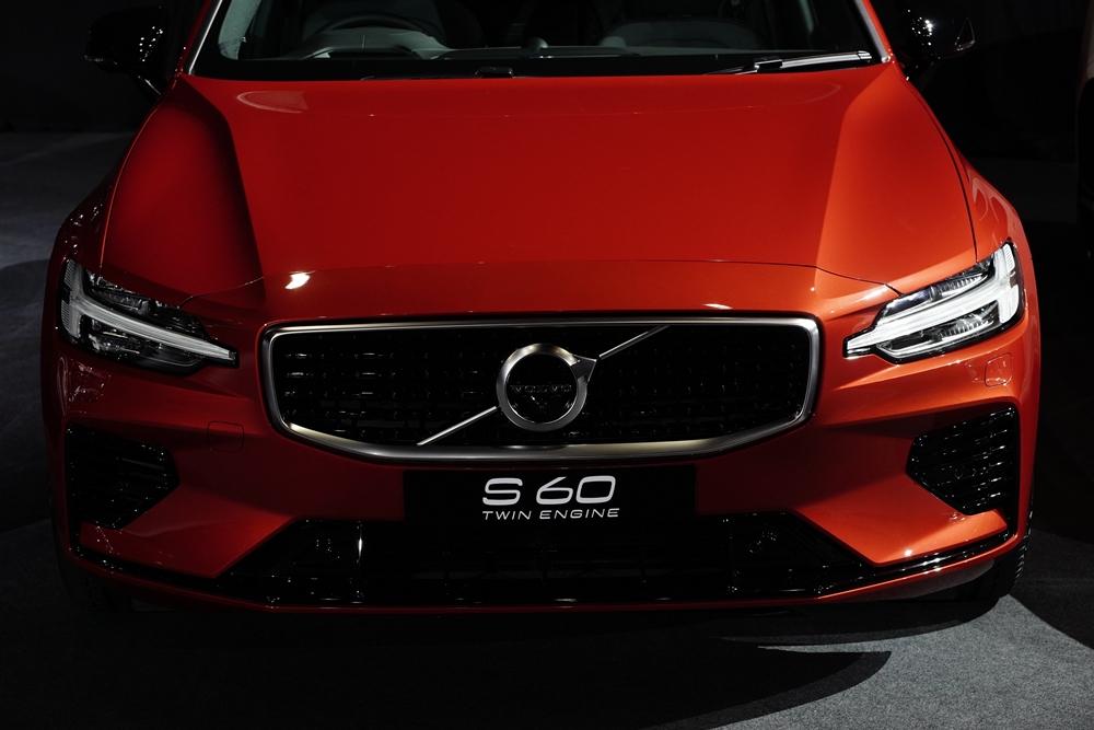 ส่องราคา All-new Volvo S60 ทั้ง 2 รุ่นย่อย กับความงดงามเกินตัวเลข