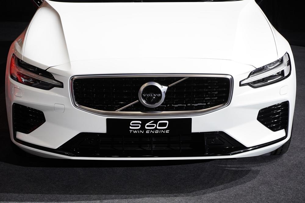 ส่องราคา All-new Volvo S60 ทั้ง 2 รุ่นย่อย กับความงดงามเกินตัวเลข