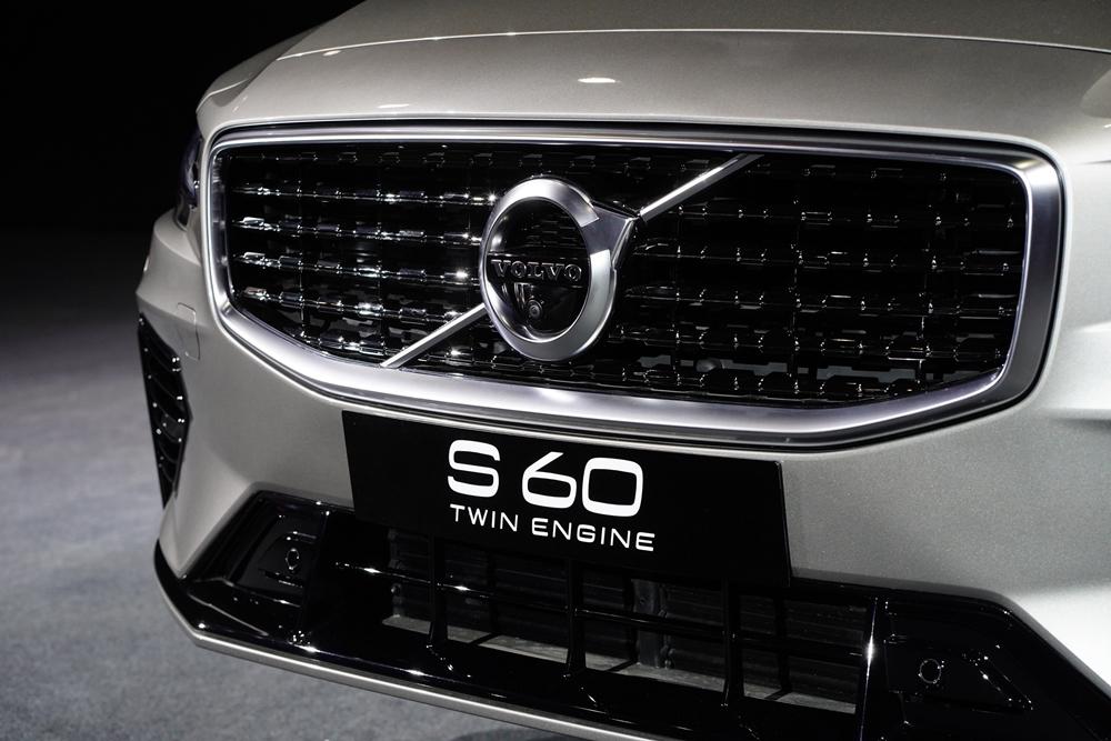 ส่องราคา All-new Volvo S60 ทั้ง 2 รุ่นย่อย กับความงดงามเกินตัวเลข