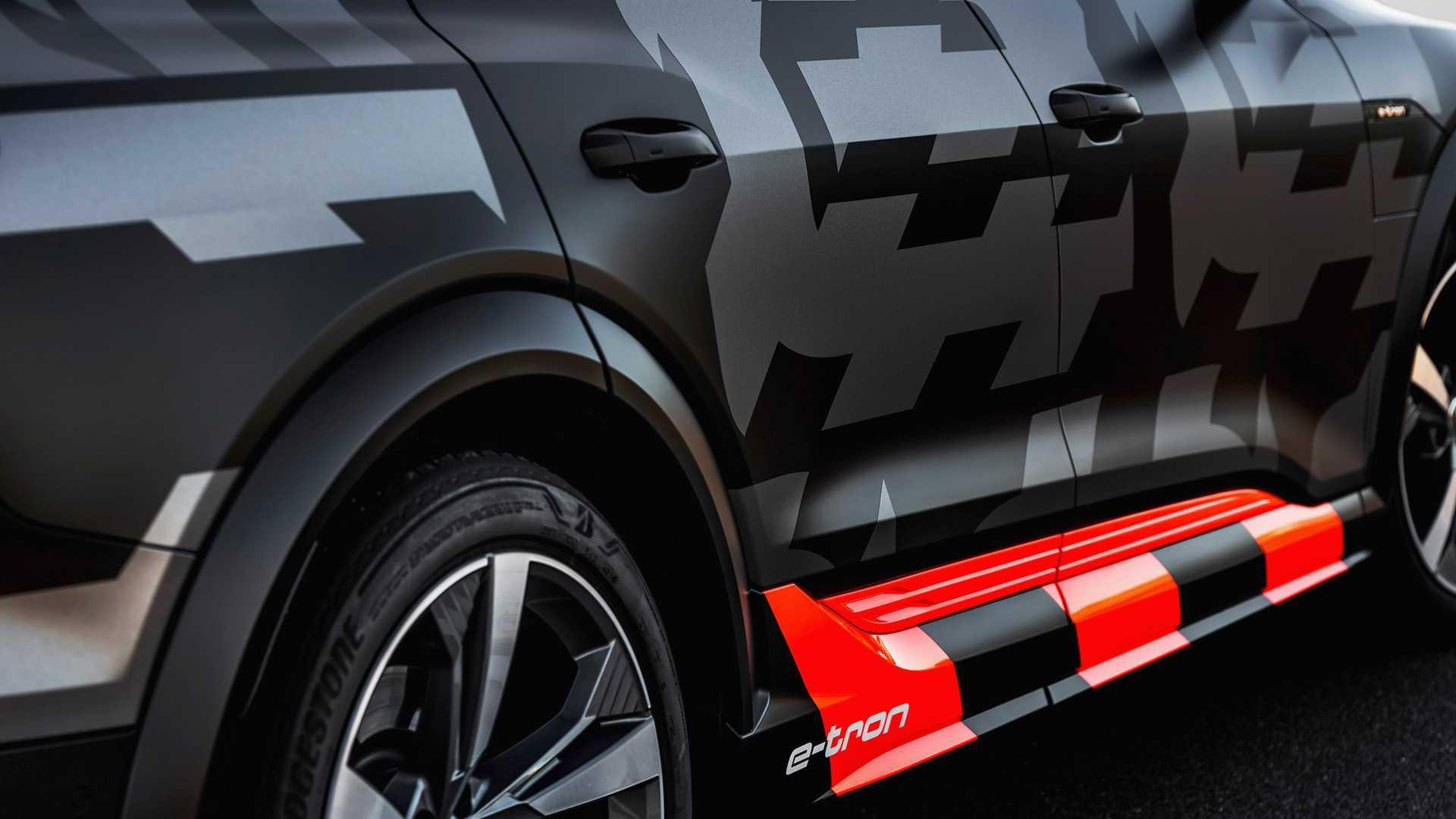 แรงกว่าเดิม! Audi e-tron S 2020 รถอเนกประสงค์ 3 มอเตอร์ไฟฟ้าเอาใจขาซิ่ง