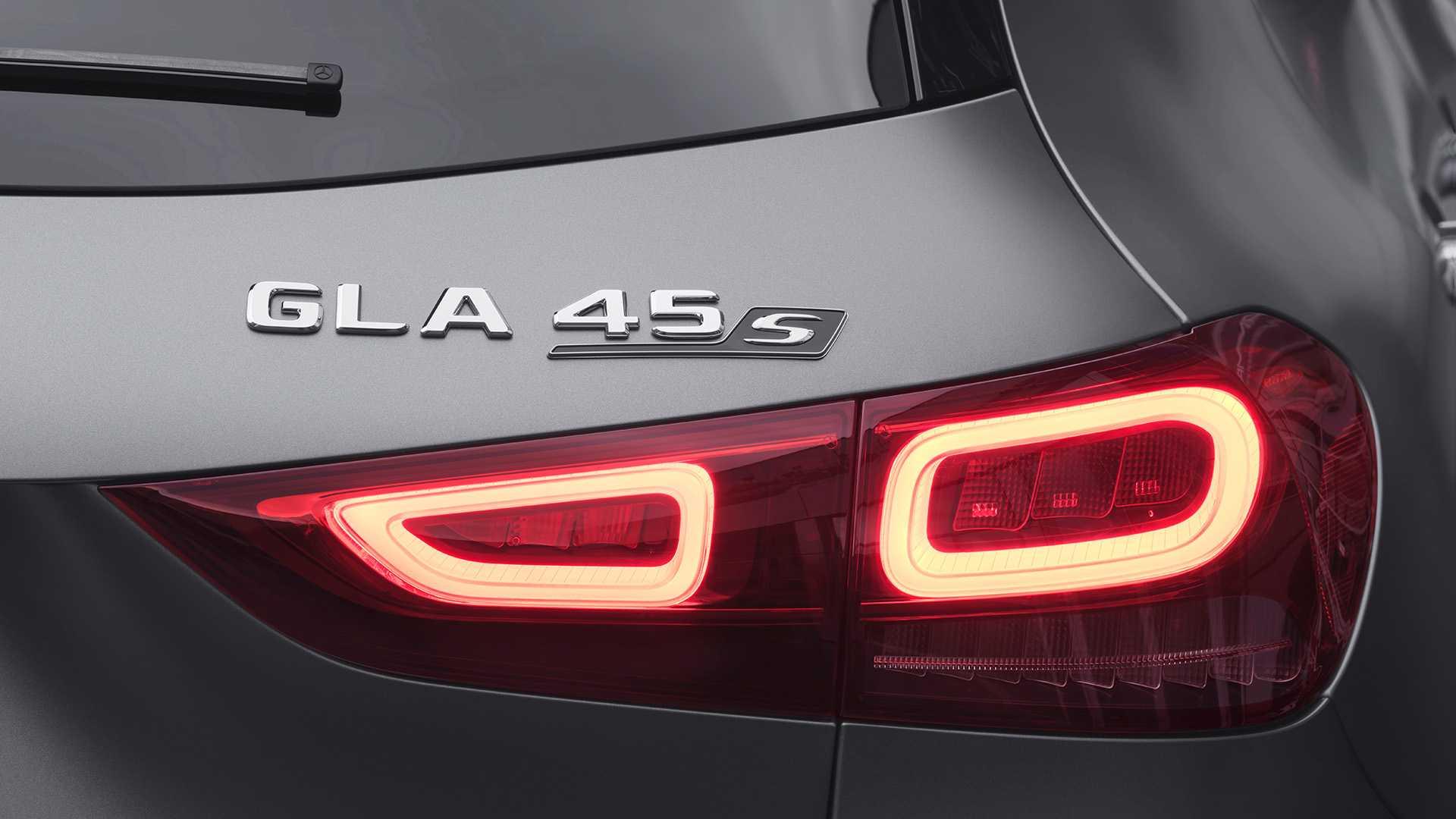 Mercedes-AMG GLA 45 2021 อเนกประสงค์ไซส์เล็ก สปอร์ตหรูหรายืนหนึ่ง