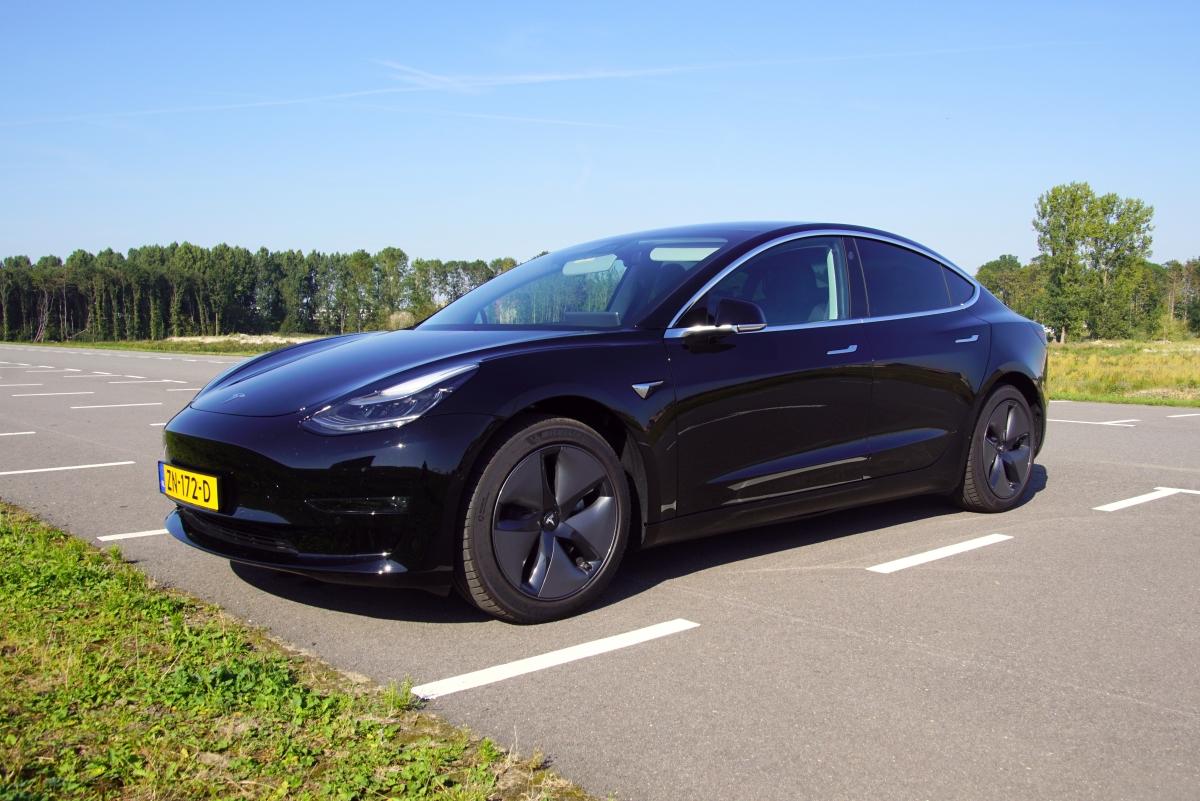 เมื่อของขาดช่วงโควิด-19 Tesla Model 3 ในจีนจึงใส่ชิปรุ่นเก่า HW 2.5 แม้ทำงานช้ากว่า