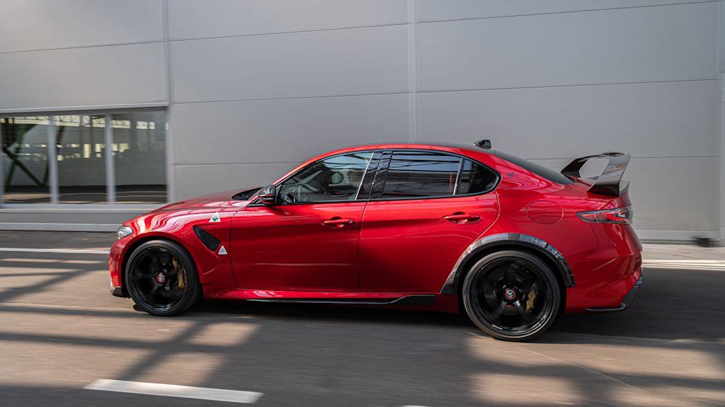 รถในตำนานคืนชีพ! Alfa Romeo Giulia Quadrifoglio GTA ทรงพลัง 540 แรงม้า