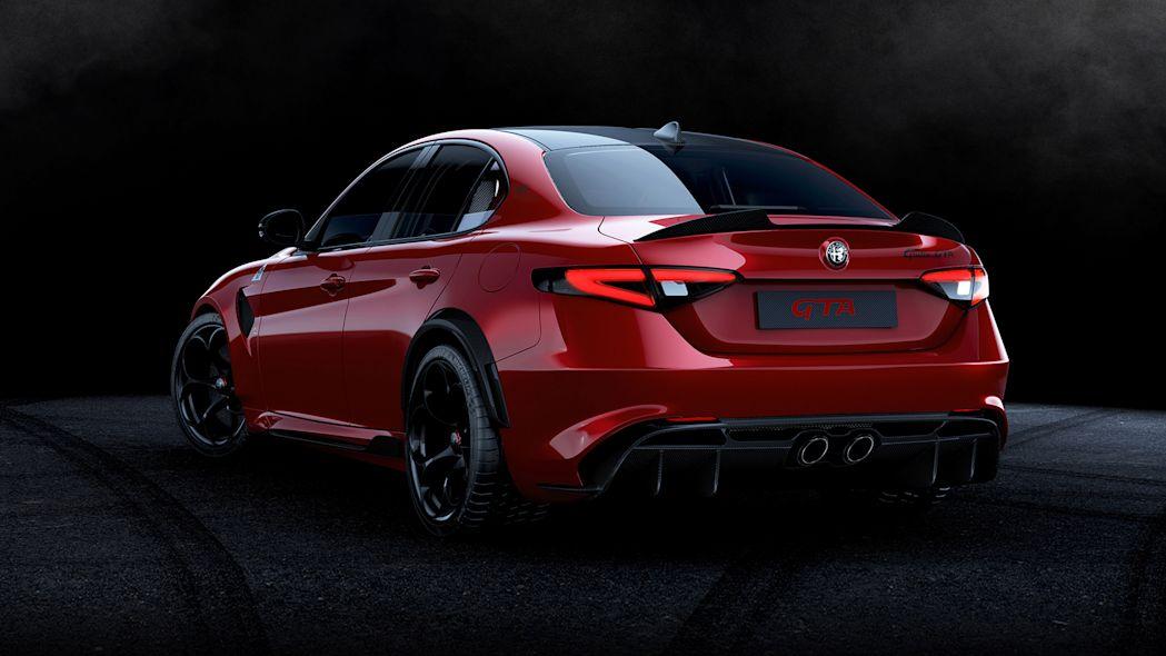 รถในตำนานคืนชีพ! Alfa Romeo Giulia Quadrifoglio GTA ทรงพลัง 540 แรงม้า