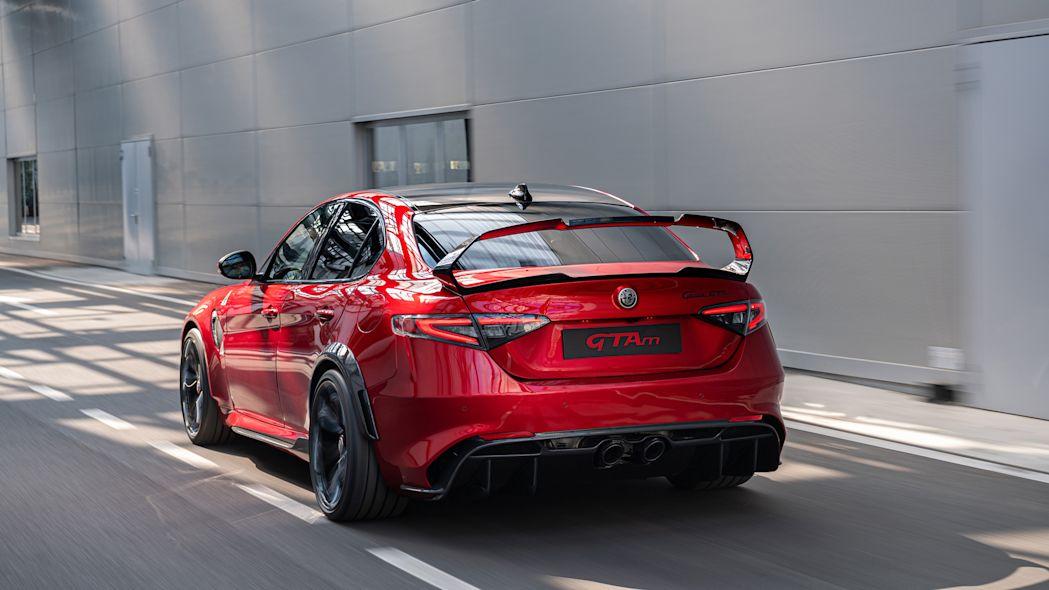 รถในตำนานคืนชีพ! Alfa Romeo Giulia Quadrifoglio GTA ทรงพลัง 540 แรงม้า