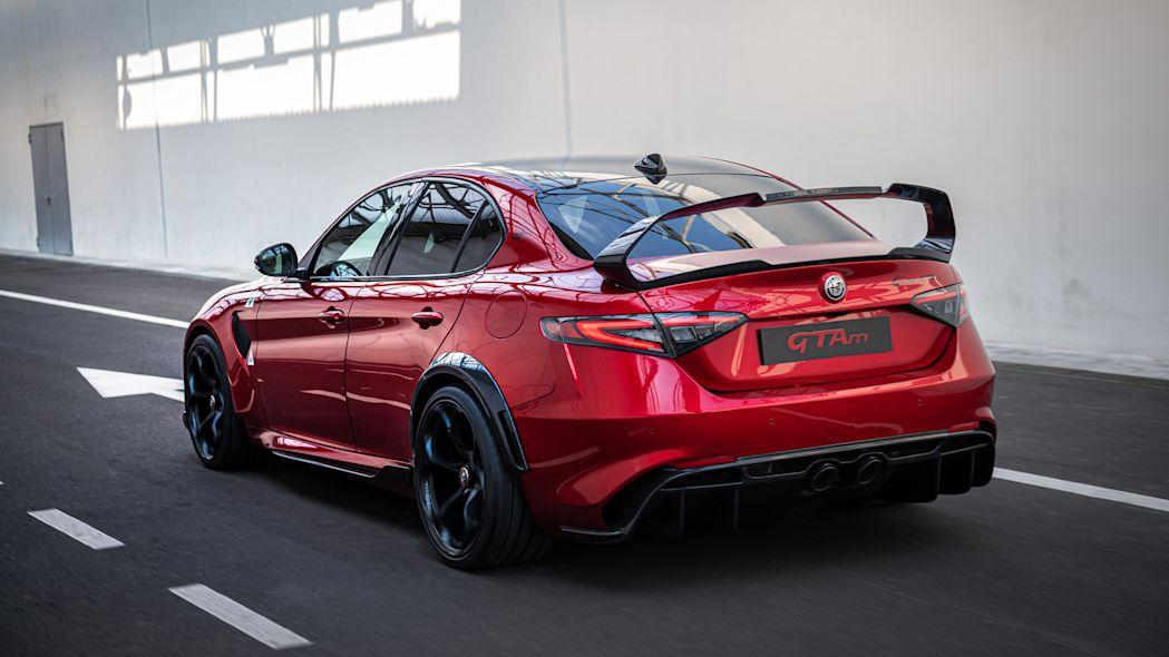 รถในตำนานคืนชีพ! Alfa Romeo Giulia Quadrifoglio GTA ทรงพลัง 540 แรงม้า