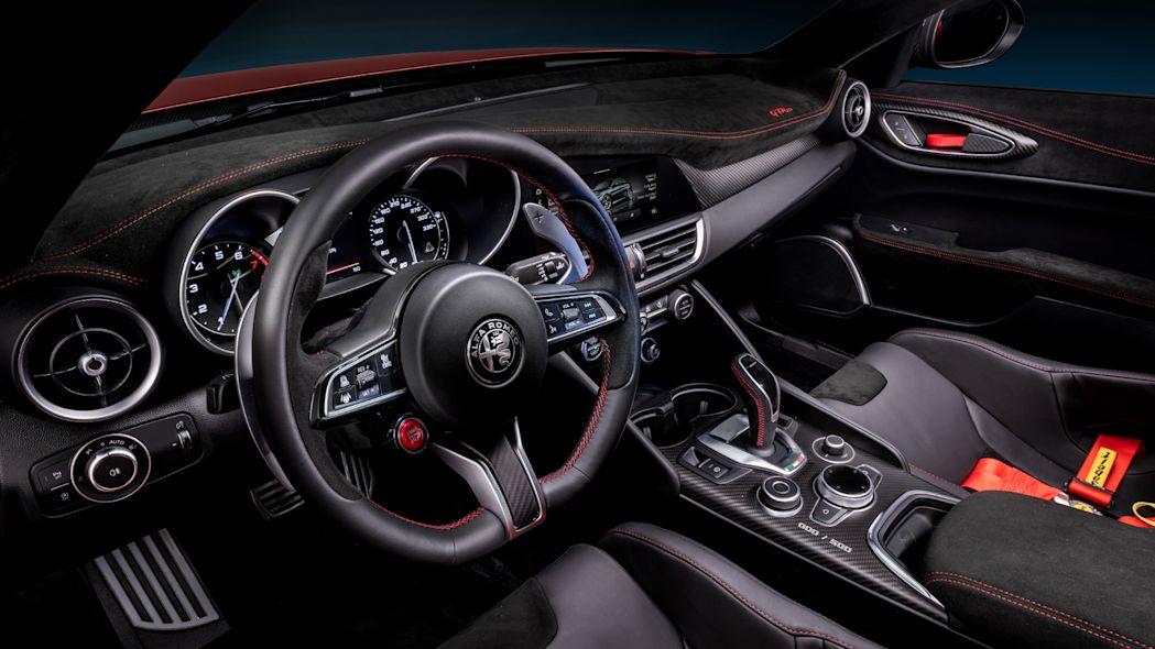 รถในตำนานคืนชีพ! Alfa Romeo Giulia Quadrifoglio GTA ทรงพลัง 540 แรงม้า