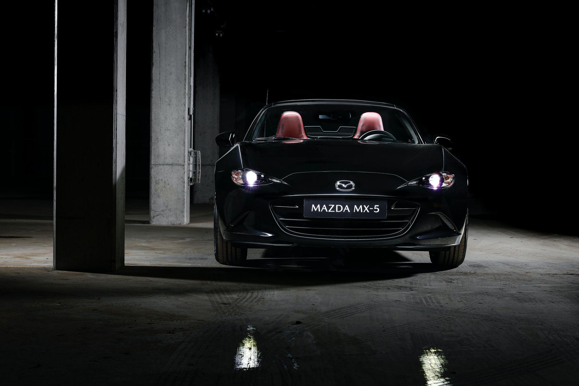 Mazda MX-5 Eunos Edition ความดำทะมึนแสนสง่า ผลิตเพียง 110 คันเท่านั้น!