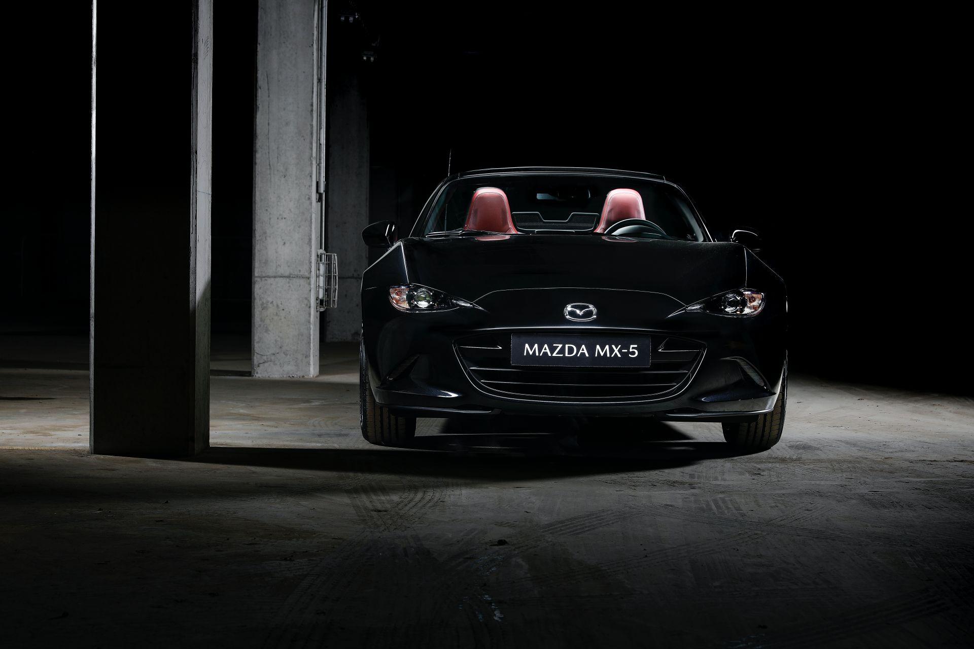 Mazda MX-5 Eunos Edition ความดำทะมึนแสนสง่า ผลิตเพียง 110 คันเท่านั้น!