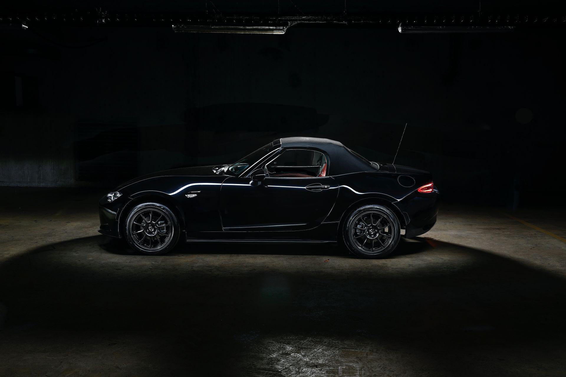 Mazda MX-5 Eunos Edition ความดำทะมึนแสนสง่า ผลิตเพียง 110 คันเท่านั้น!