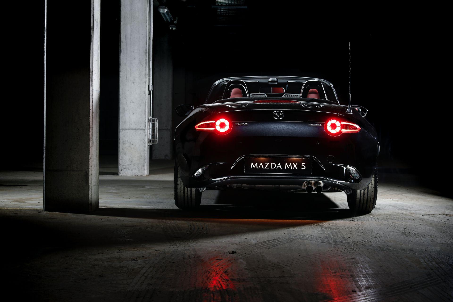 Mazda MX-5 Eunos Edition ความดำทะมึนแสนสง่า ผลิตเพียง 110 คันเท่านั้น!