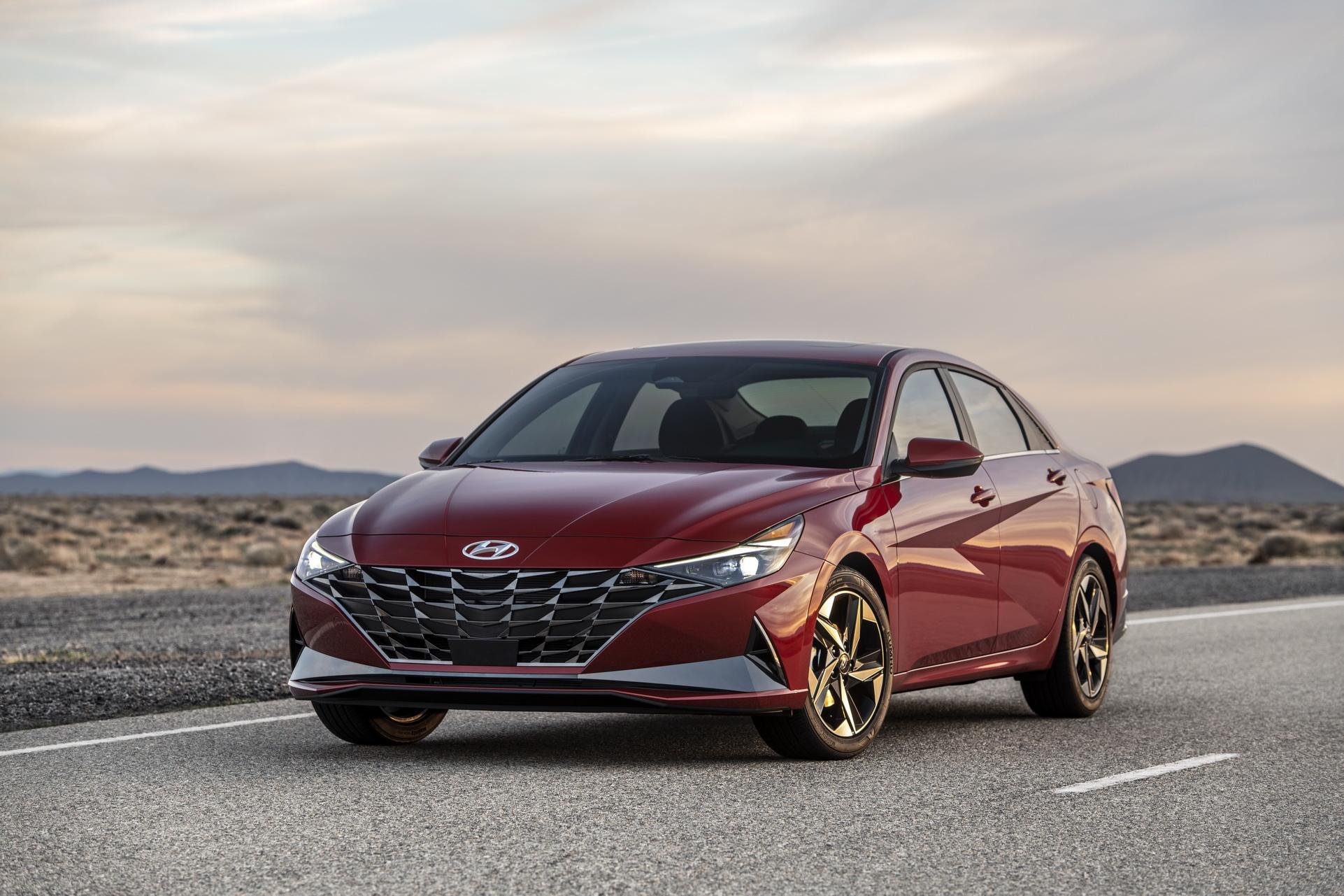 เปิดโฉม Hyundai Elantra 2021 กับดีกรีความโฉบเฉี่ยวที่เพิ่มมากขึ้น