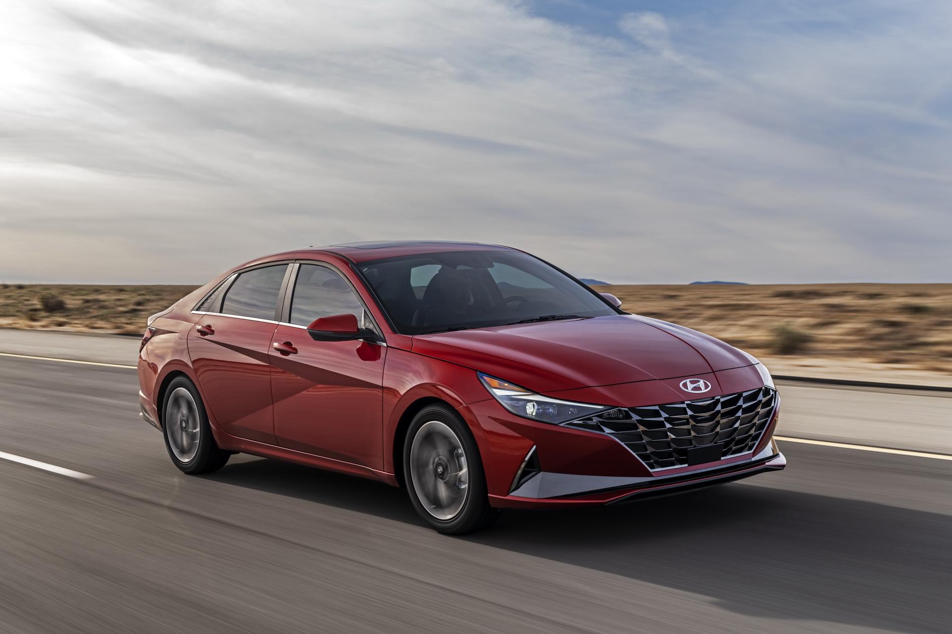 เปิดโฉม Hyundai Elantra 2021 กับดีกรีความโฉบเฉี่ยวที่เพิ่มมากขึ้น